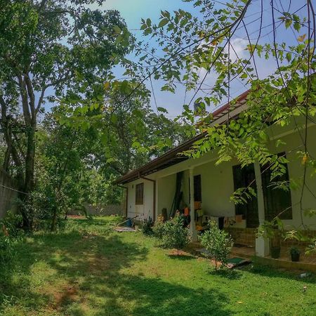 The Sigiriya White House Appartement Buitenkant foto