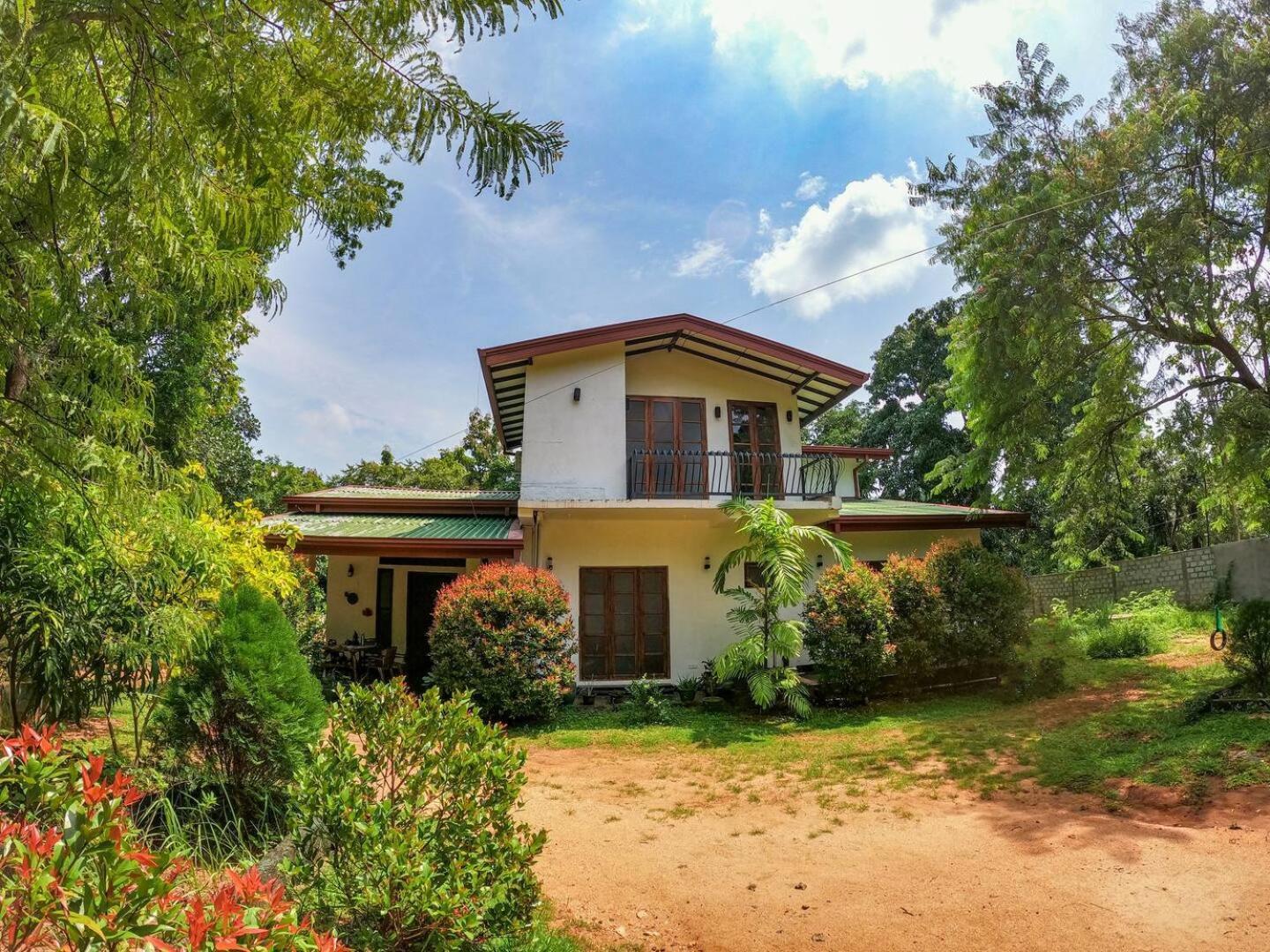 The Sigiriya White House Appartement Buitenkant foto